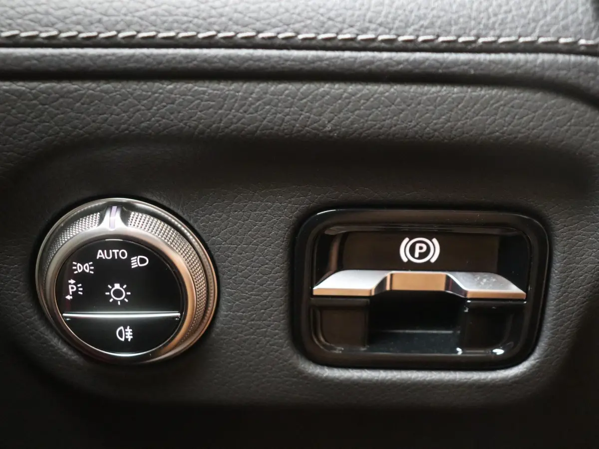 450+ AMG Line 108 kWh / Panaromadak / Luchtvering / 360graden-camera / Rij-Assistentiepakket / Memory-Stoelen /