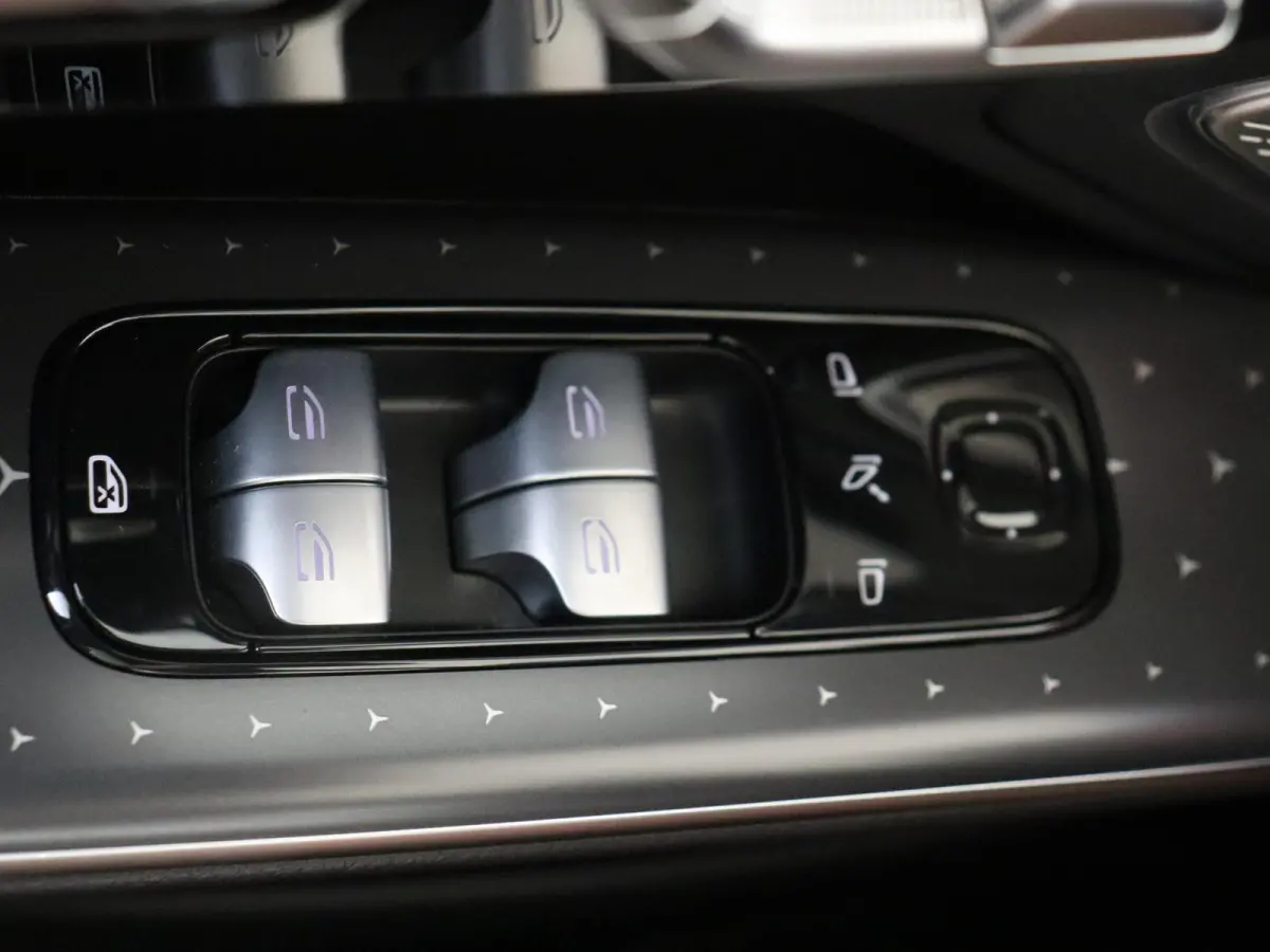 450+ AMG Line 108 kWh / Panaromadak / Luchtvering / 360graden-camera / Rij-Assistentiepakket / Memory-Stoelen /