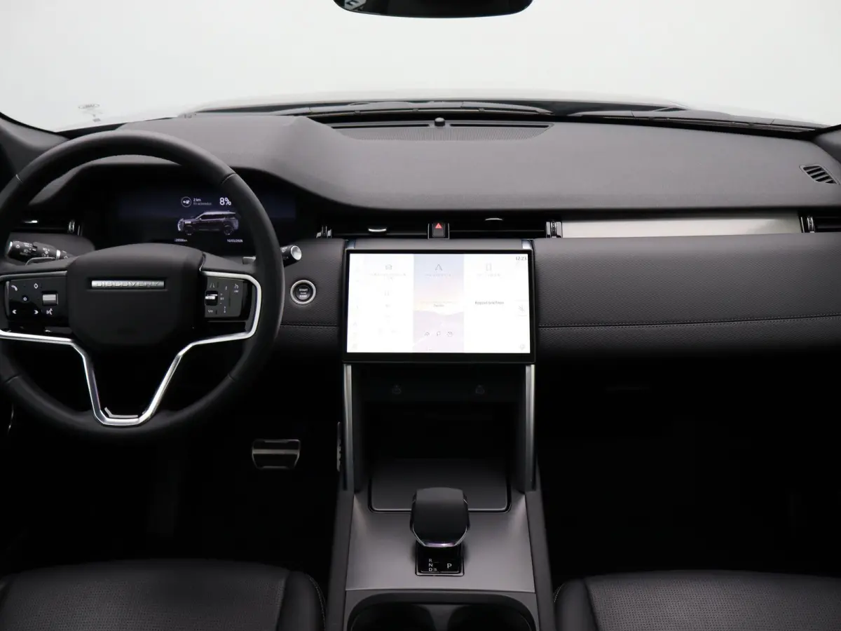 P300e R-Dynamic SE | Stoelverwarming | Adaptive cruise control | Memory stoel |