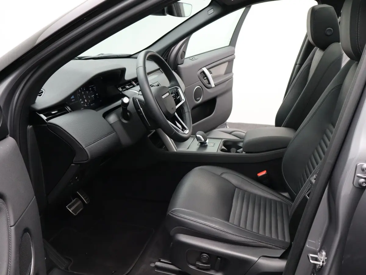 P300e R-Dynamic SE | Stoelverwarming | Adaptive cruise control | Memory stoel |