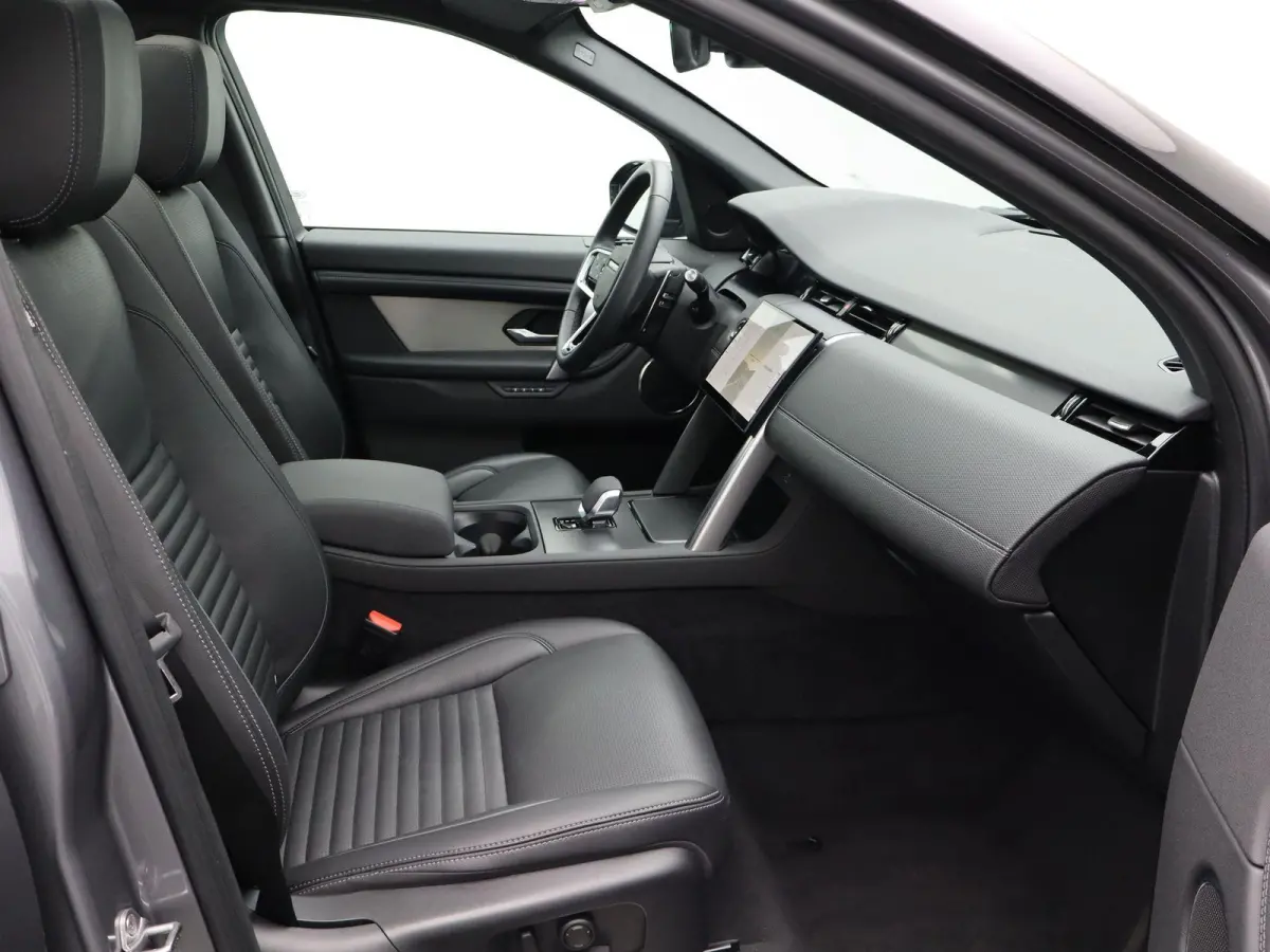 P300e R-Dynamic SE | Stoelverwarming | Adaptive cruise control | Memory stoel |