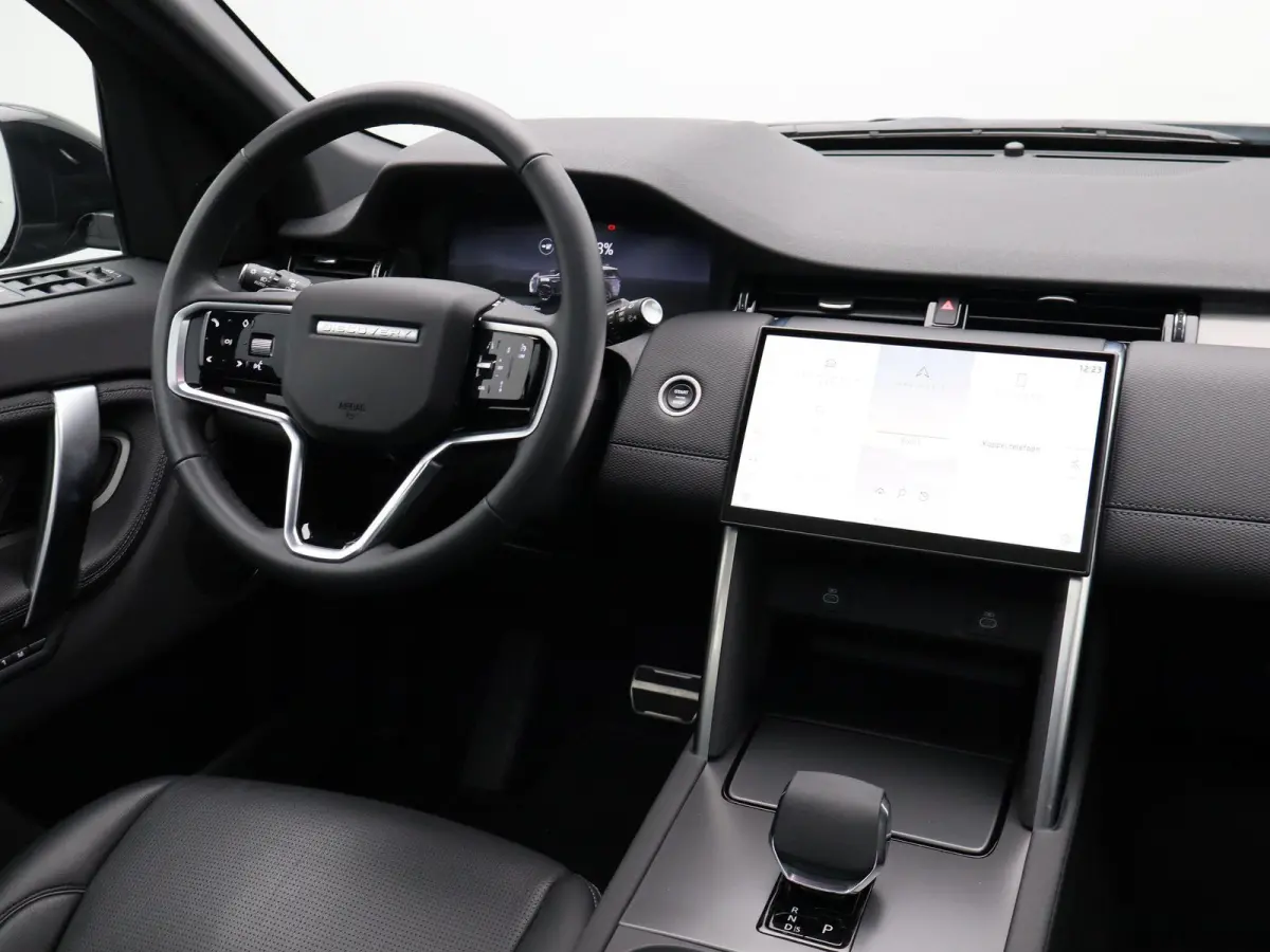 P300e R-Dynamic SE | Stoelverwarming | Adaptive cruise control | Memory stoel |