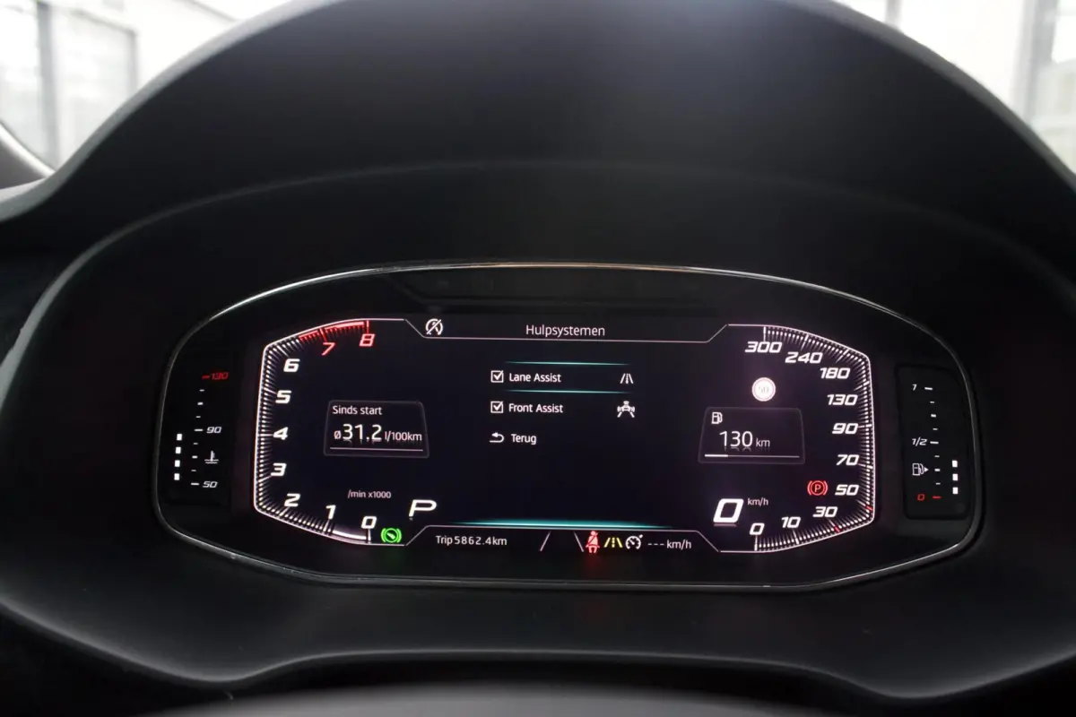CUPRA R ST 300 | Brembo - Carbon - Pano - Beats