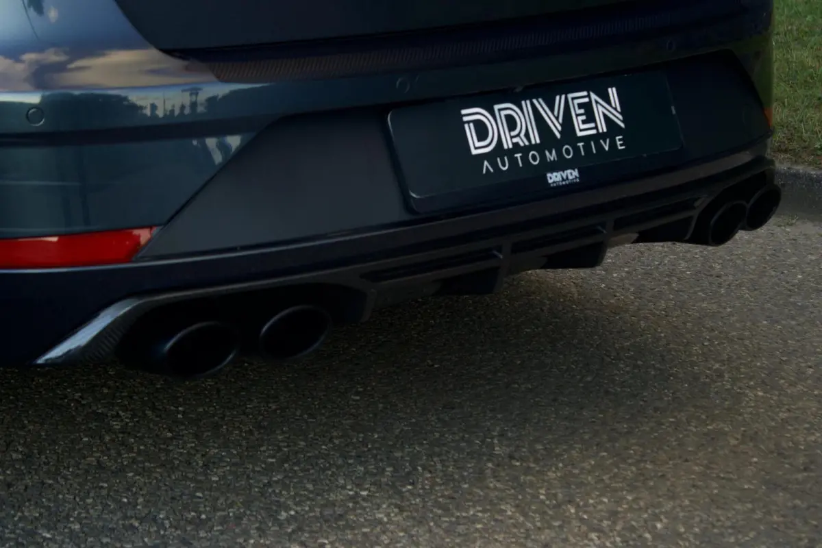 CUPRA R ST 300 | Brembo - Carbon - Pano - Beats