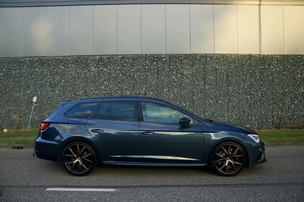 CUPRA R ST 300 | Brembo - Carbon - Pano - Beats