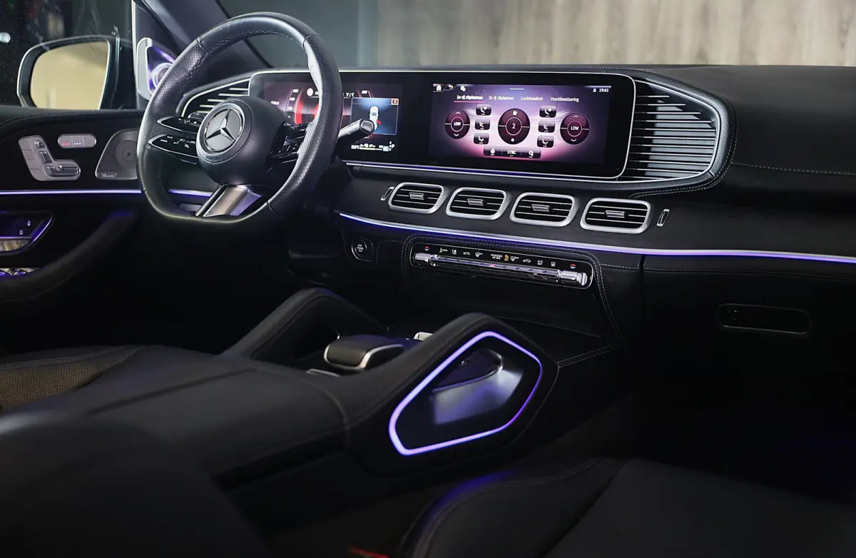 400 e 4MATIC AMG 63 Look / Head Up / Luchtvering / Memory / Acc / Lane Assist / Burmester / Leder / 23 In