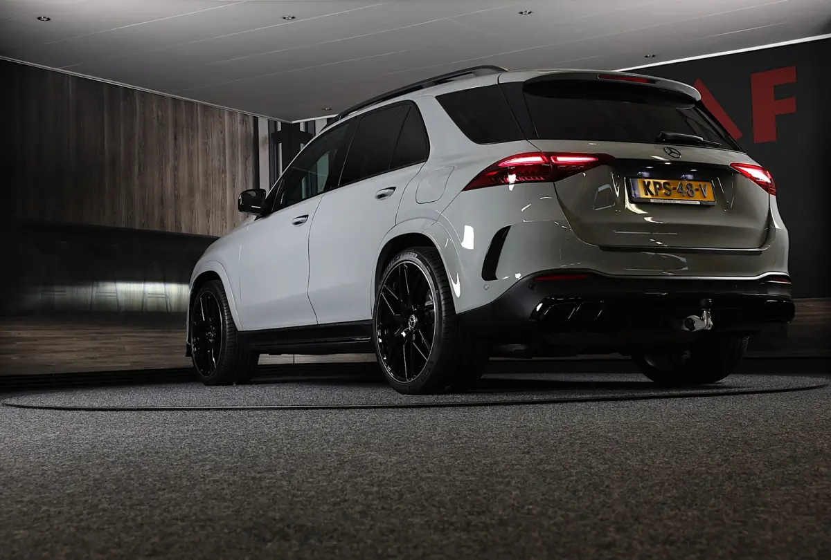 400 e 4MATIC AMG 63 Look / Head Up / Luchtvering / Memory / Acc / Lane Assist / Burmester / Leder / 23 In