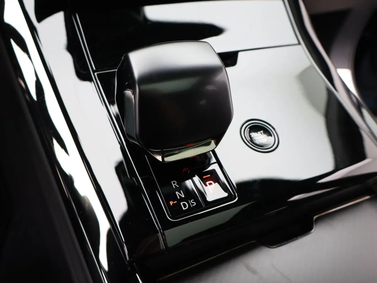 4.4 P635 SV Carbon | SV kleur Petrolix Gloss | Carbon Ceramic Remsysteem | Exposed Carbon motorkap | Towing Pack |