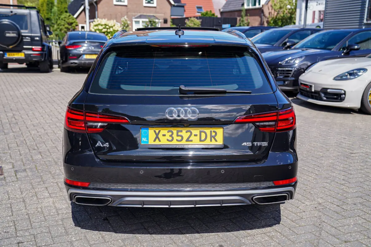 45 TFSI Sport S line black edition | Panorama | Dealer onderhouden | HuD | Camera | Stoelverwarming | LED