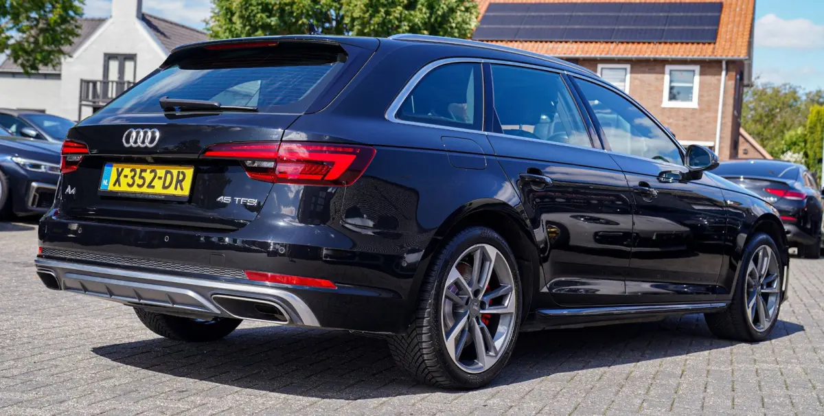 45 TFSI Sport S line black edition | Panorama | Dealer onderhouden | HuD | Camera | Stoelverwarming | LED