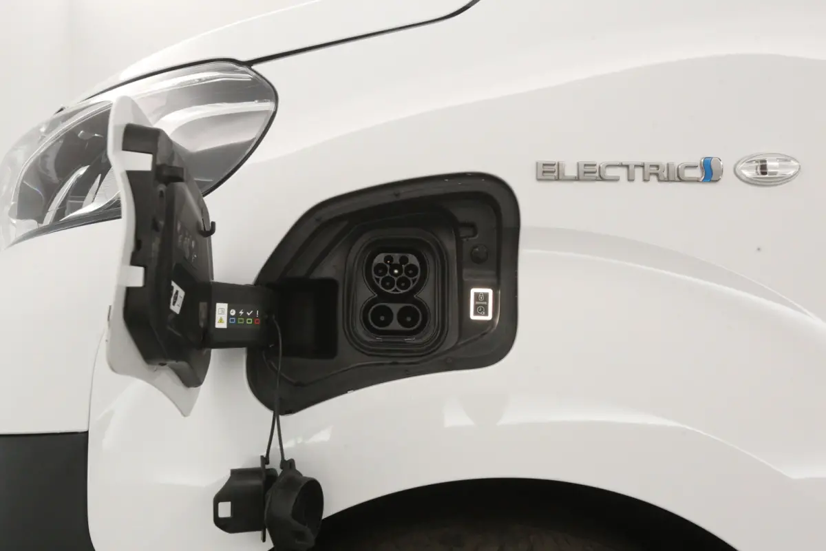 Electric 75 kWh L2H1 Range | Snelladen | SOH 99% | Airco | Cruise | 3 Zits | Carplay | Parkeersens.