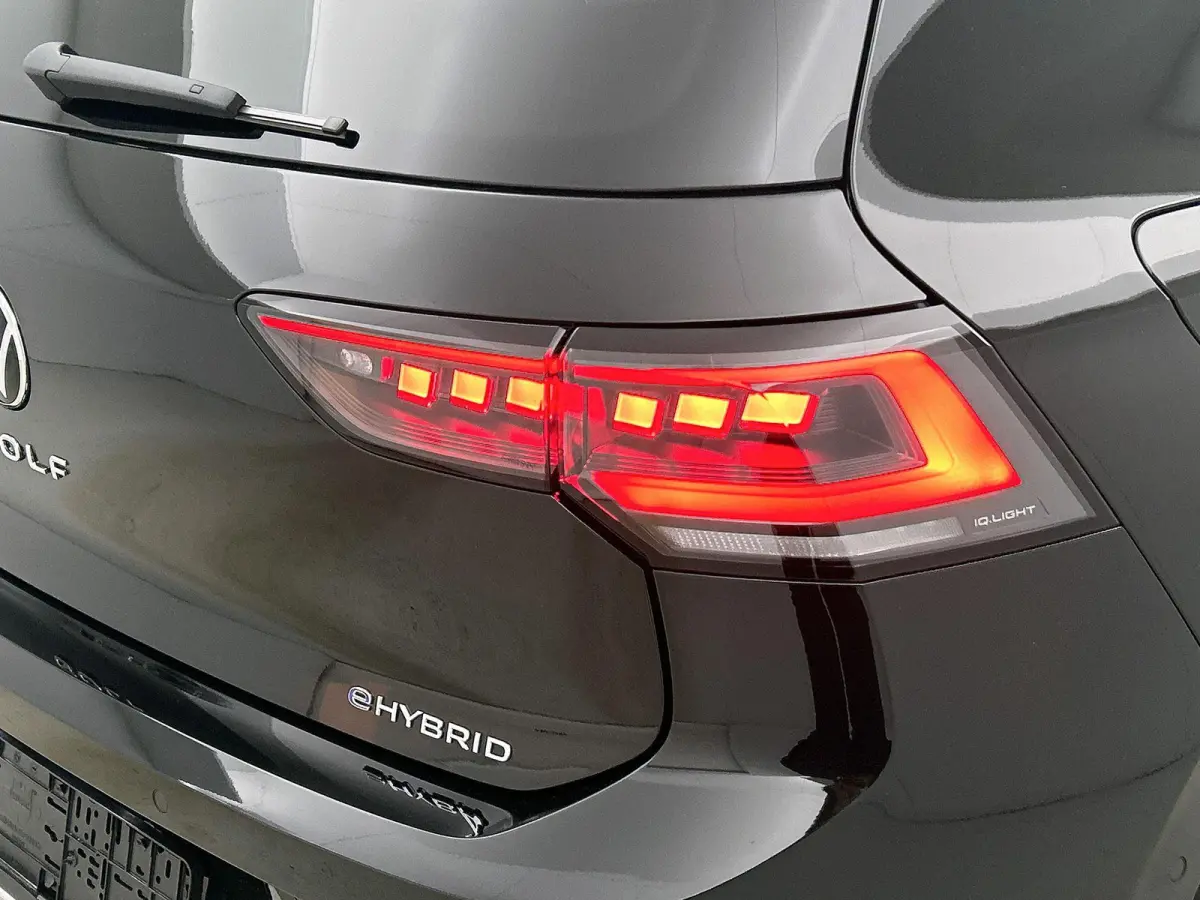 1.5 eHybrid Style Edition 204 PK Plug-in Hybrid | Trekhaak | Panoramadak | Apple Carplay draadloos | Keyless access | Dodehoeksensoren | Ruiten getint | Adaptive cruise control | LED koplamp