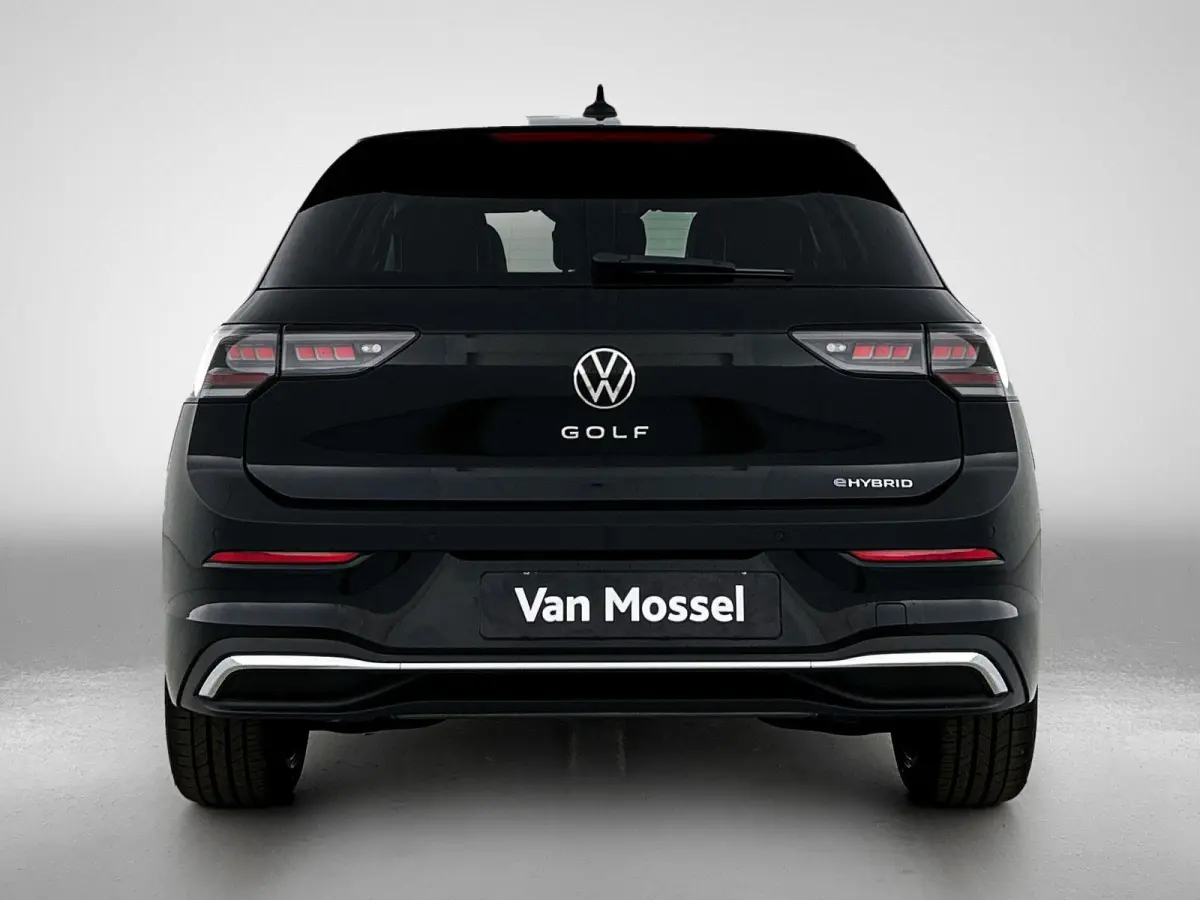 1.5 eHybrid Style Edition 204 PK Plug-in Hybrid | Trekhaak | Panoramadak | Apple Carplay draadloos | Keyless access | Dodehoeksensoren | Ruiten getint | Adaptive cruise control | LED koplamp