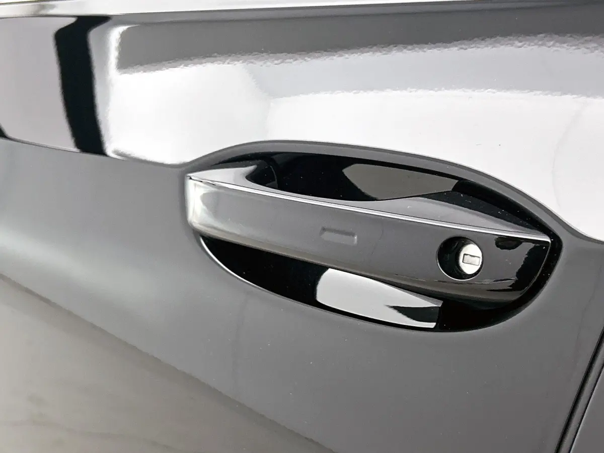 1.5 eHybrid Style Edition 204 PK Plug-in Hybrid | Trekhaak | Panoramadak | Apple Carplay draadloos | Keyless access | Dodehoeksensoren | Ruiten getint | Adaptive cruise control | LED koplamp