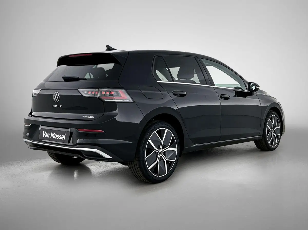 1.5 eHybrid Style Edition 204 PK Plug-in Hybrid | Trekhaak | Panoramadak | Apple Carplay draadloos | Keyless access | Dodehoeksensoren | Ruiten getint | Adaptive cruise control | LED koplamp