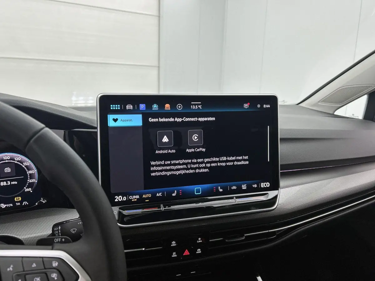 1.5 eHybrid Style Edition 204 PK Plug-in Hybrid | Trekhaak | Panoramadak | Apple Carplay draadloos | Keyless access | Dodehoeksensoren | Ruiten getint | Adaptive cruise control | LED koplamp
