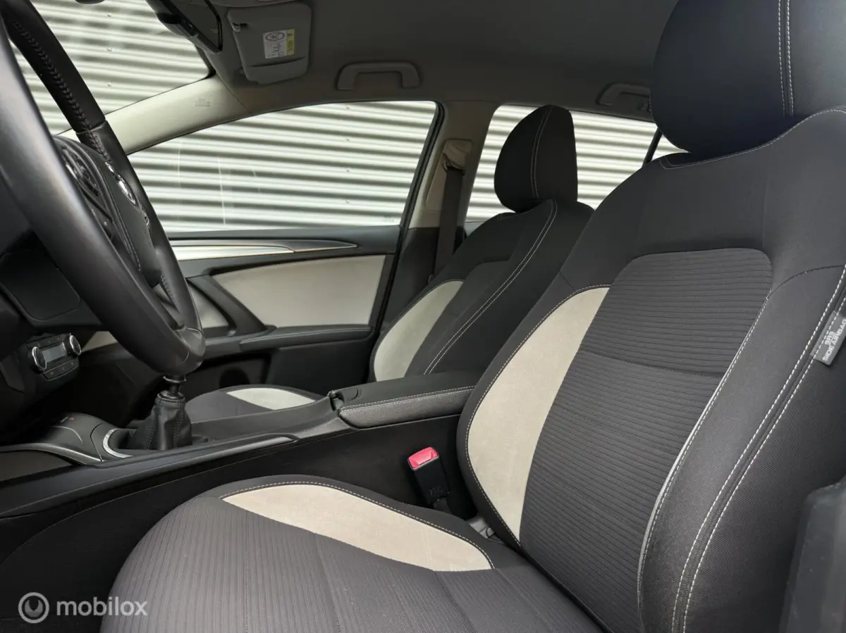 1.8 VVT-i Aspiration | Clima | Camera | Cruise | Navi | 2 eigenaren