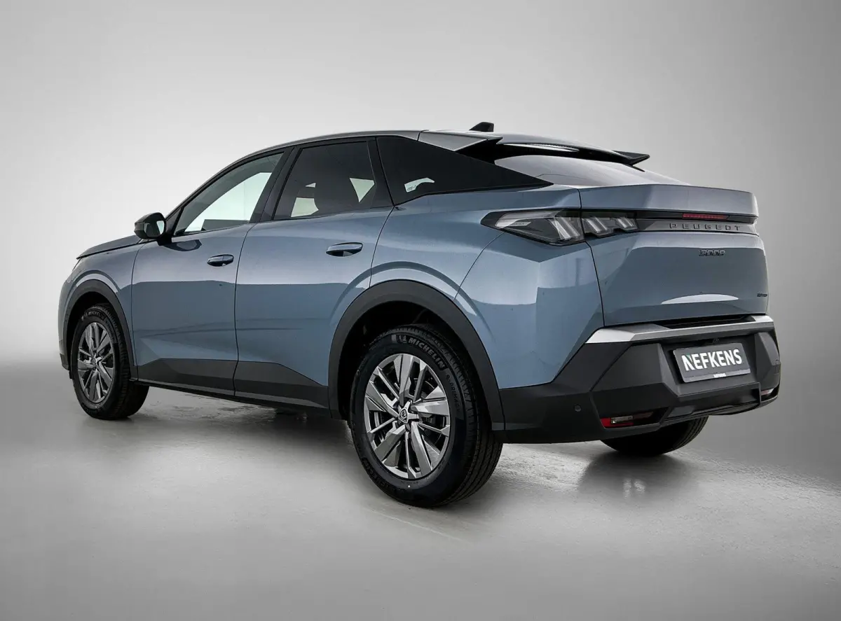1.2 145pk Hybrid Allure Automaat | Panoramic Navigation Pack | Seat Pack | Camera | LED | 18"LMV | Keyless Entry/Start |