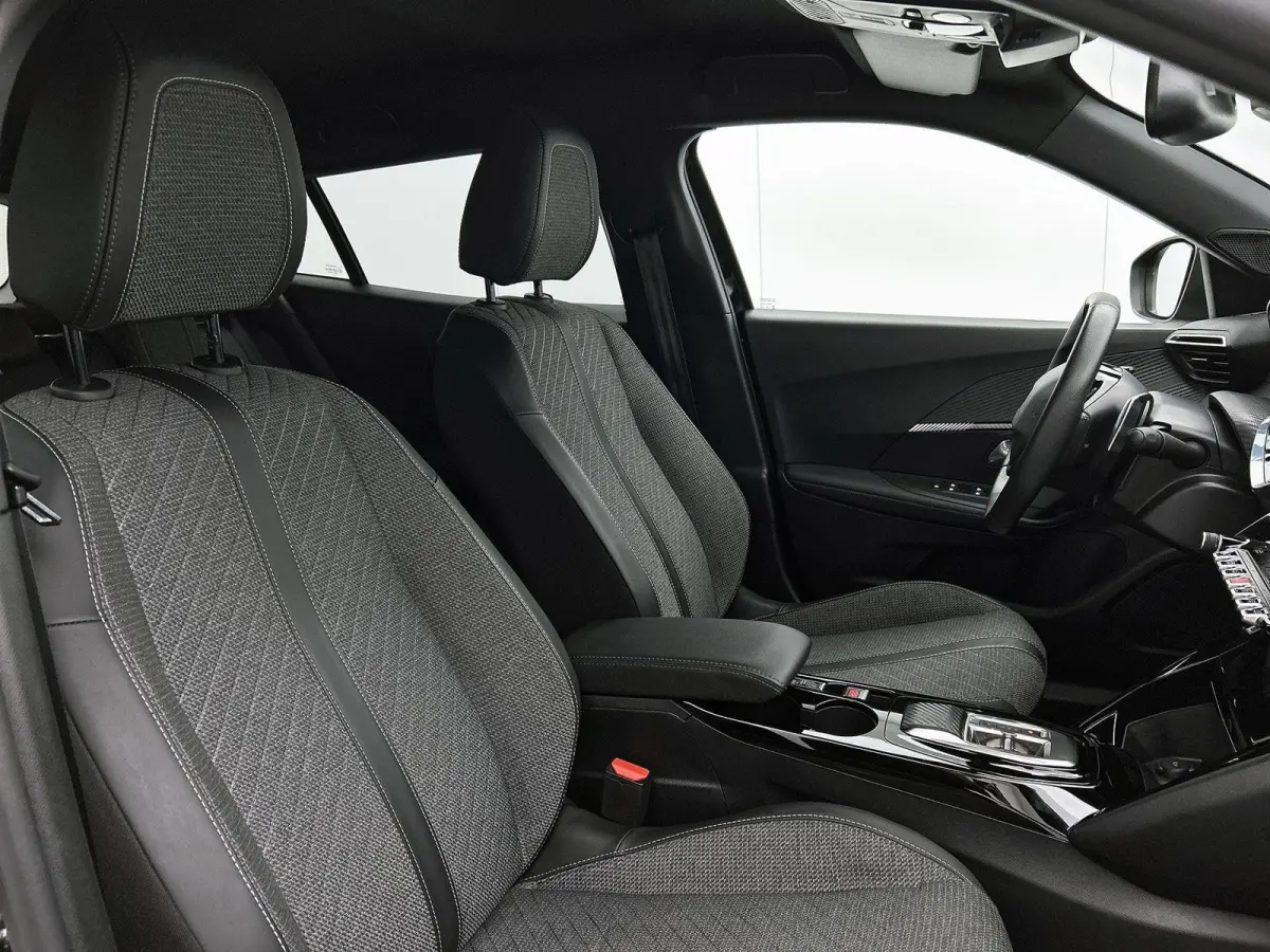 1.2 145pk Hybrid Allure Automaat | Navigatie | Adaptieve Cruise Control | LED | 17"LMV | Climate Control | Camera Voor + Achter | Dodehoekdetectie | Apple Carplay/Android Auto |