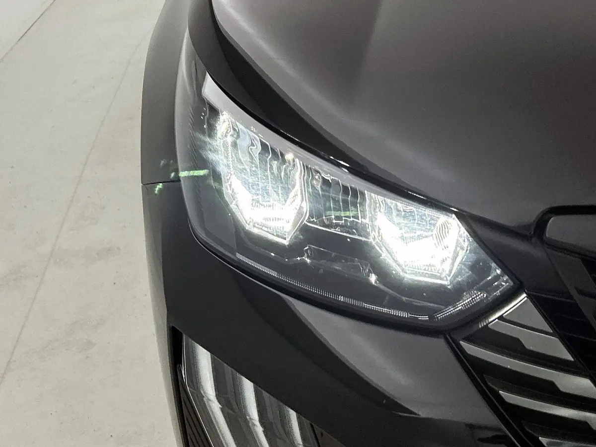 1.2 145pk Hybrid Allure Automaat | Navigatie | Adaptieve Cruise Control | LED | 17"LMV | Climate Control | Camera Voor + Achter | Dodehoekdetectie | Apple Carplay/Android Auto |