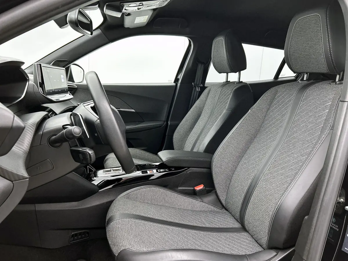 1.2 145pk Hybrid Allure Automaat | Navigatie | Adaptieve Cruise Control | LED | 17"LMV | Climate Control | Camera Voor + Achter | Dodehoekdetectie | Apple Carplay/Android Auto |