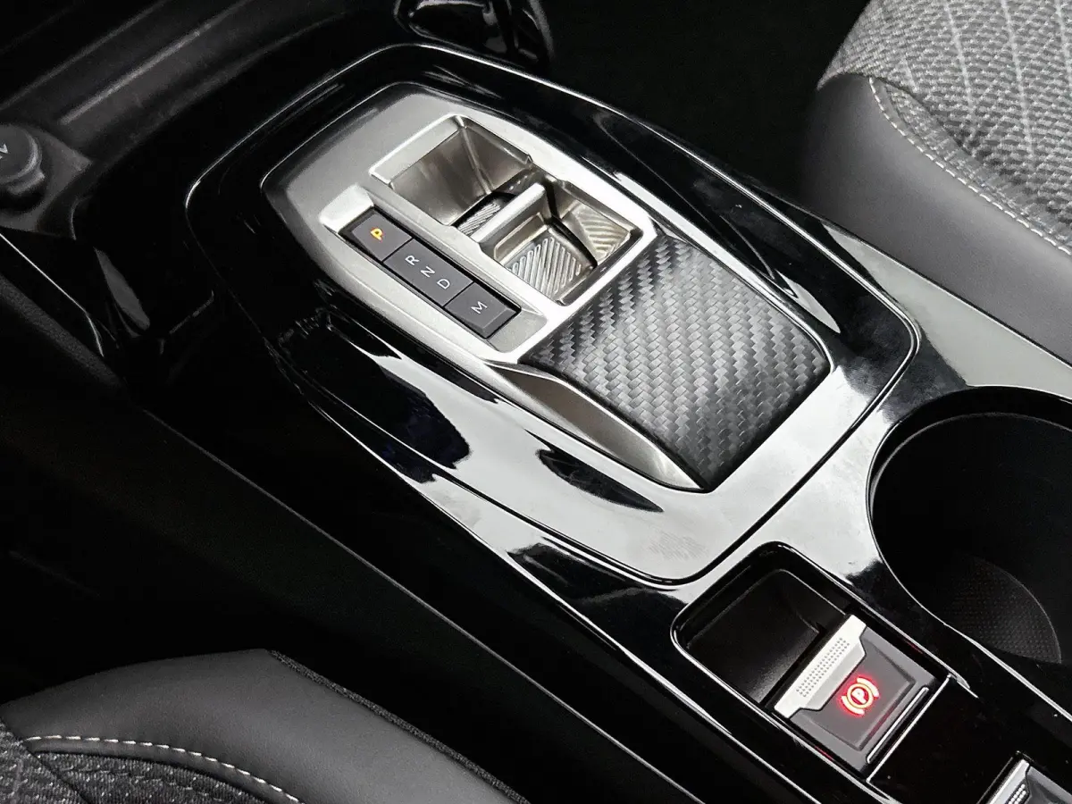 1.2 145pk Hybrid Allure Automaat | Adaptieve Cruise Control | LED | 17"LMV | Climate Control | Camera Voor + Achter | Dodehoekdetectie | Apple Carplay/Android Auto |