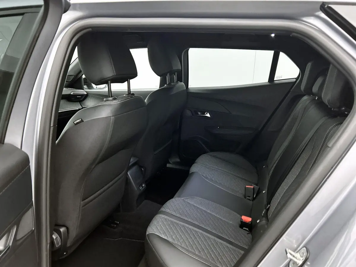 1.2 145pk Hybrid Allure Automaat | Adaptieve Cruise Control | LED | 17"LMV | Climate Control | Camera Voor + Achter | Dodehoekdetectie | Apple Carplay/Android Auto |