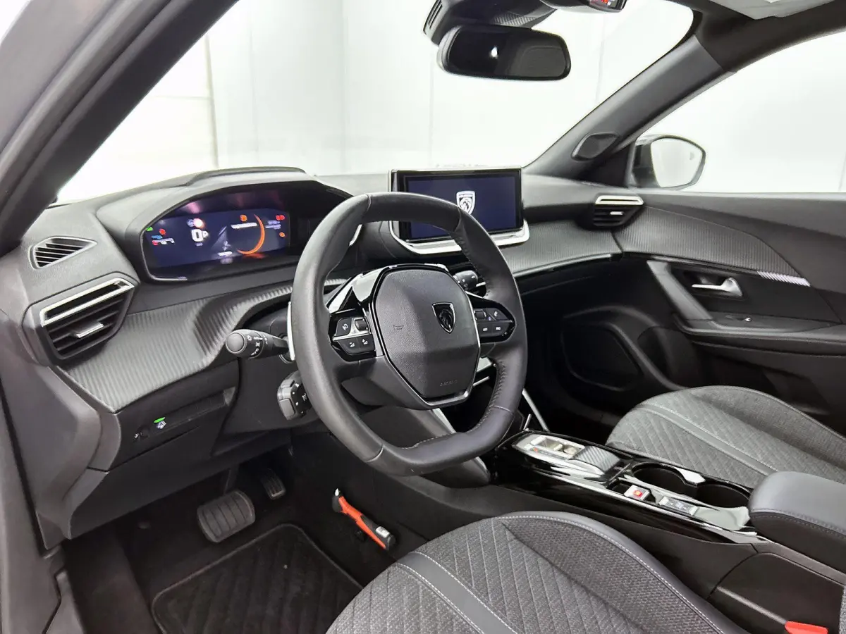 1.2 145pk Hybrid Allure Automaat | Adaptieve Cruise Control | LED | 17"LMV | Climate Control | Camera Voor + Achter | Dodehoekdetectie | Apple Carplay/Android Auto |