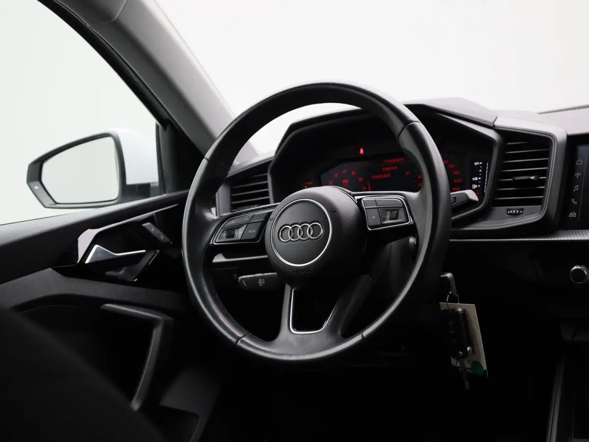 25 TFSI Pro Line APPLE CARPLAY | PDC | AIRCO | DAB | LMV | VIRTUEEL | 12 MAANDEN BOVAG GARANTIE |