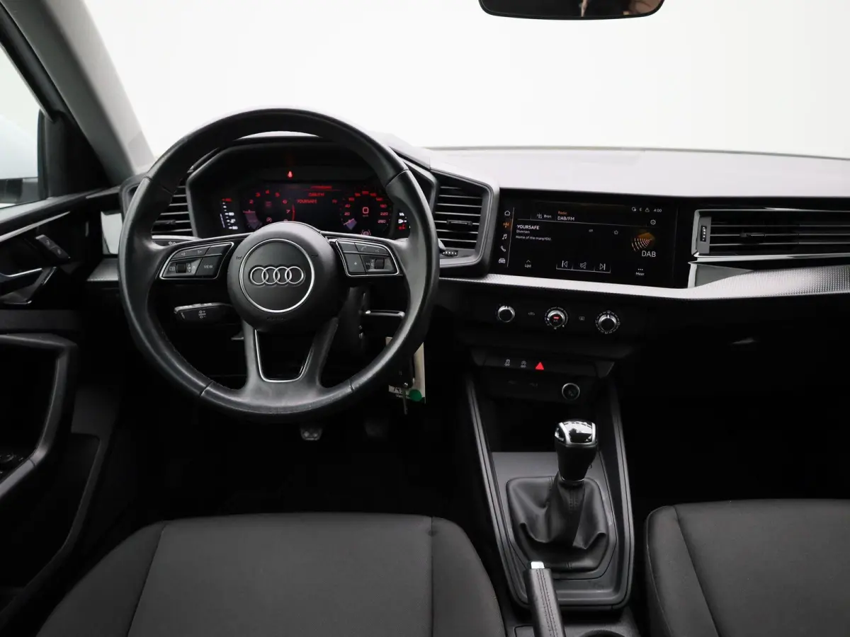25 TFSI Pro Line APPLE CARPLAY | PDC | AIRCO | DAB | LMV | VIRTUEEL | 12 MAANDEN BOVAG GARANTIE |