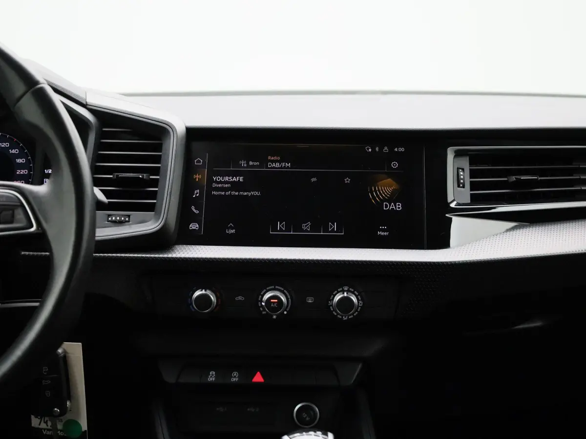 25 TFSI Pro Line APPLE CARPLAY | PDC | AIRCO | DAB | LMV | VIRTUEEL | 12 MAANDEN BOVAG GARANTIE |