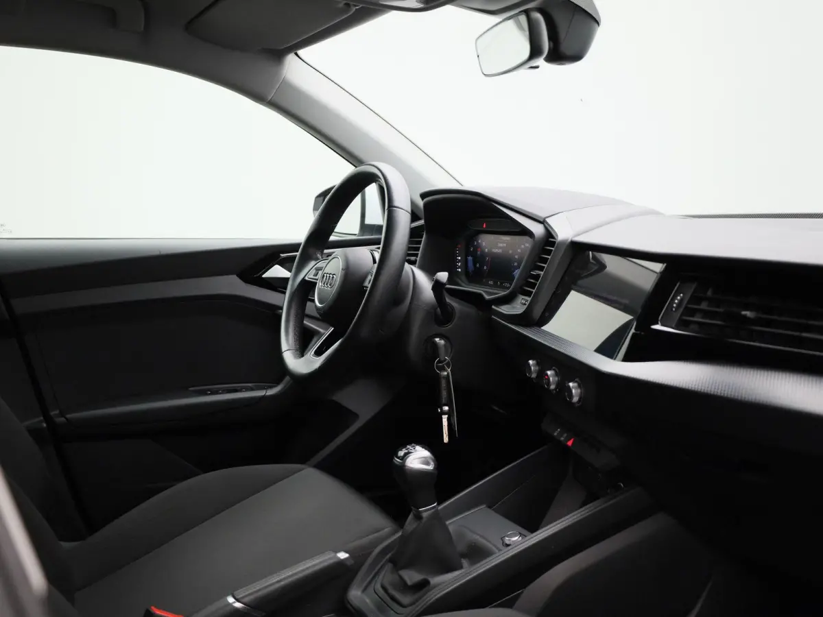 25 TFSI Pro Line APPLE CARPLAY | PDC | AIRCO | DAB | LMV | VIRTUEEL | 12 MAANDEN BOVAG GARANTIE |