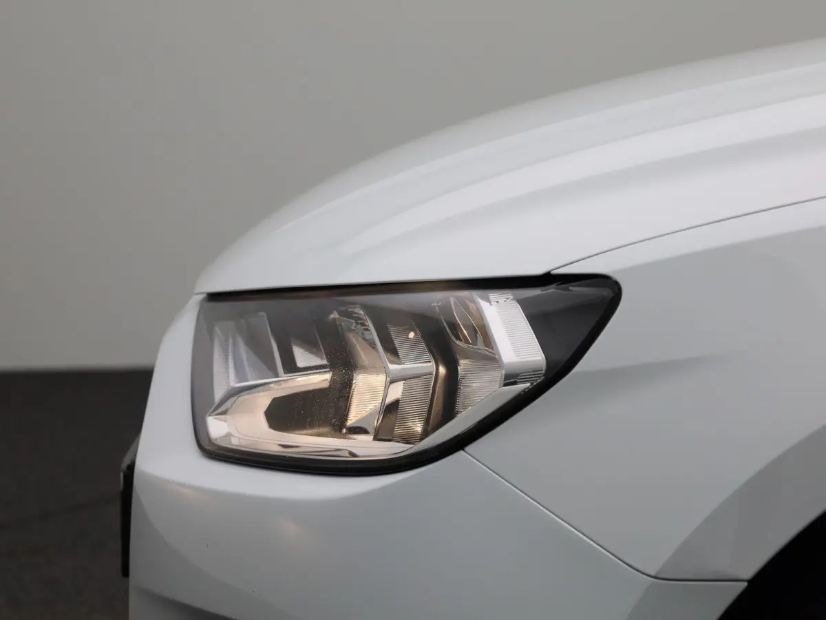25 TFSI Pro Line APPLE CARPLAY | PDC | AIRCO | DAB | LMV | VIRTUEEL | 12 MAANDEN BOVAG GARANTIE |
