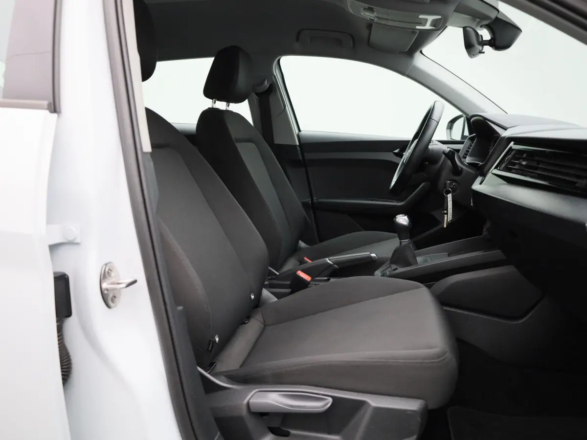 25 TFSI Pro Line APPLE CARPLAY | PDC | AIRCO | DAB | LMV | VIRTUEEL | 12 MAANDEN BOVAG GARANTIE |