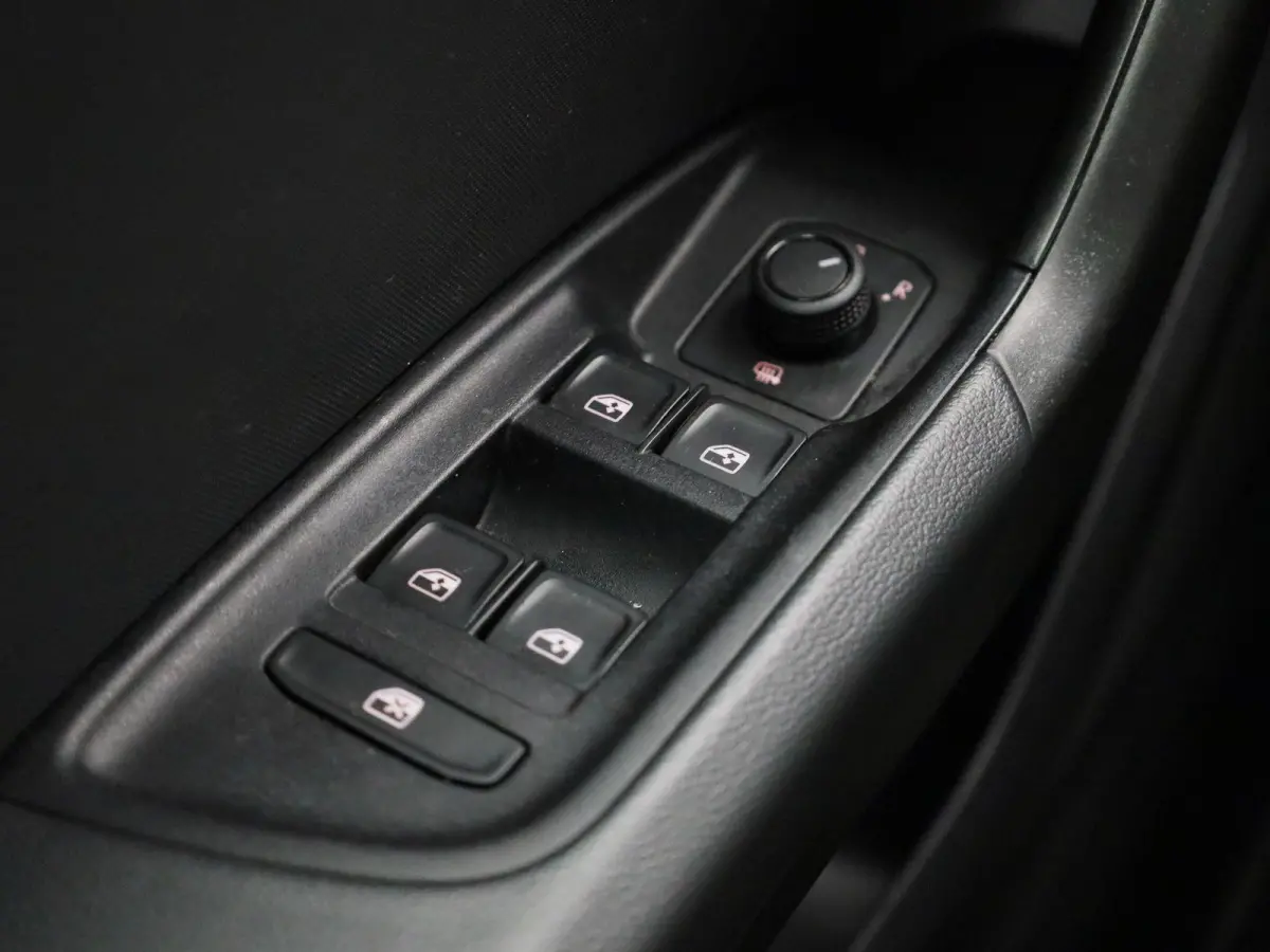 25 TFSI Pro Line APPLE CARPLAY | PDC | AIRCO | DAB | LMV | VIRTUEEL | 12 MAANDEN BOVAG GARANTIE |