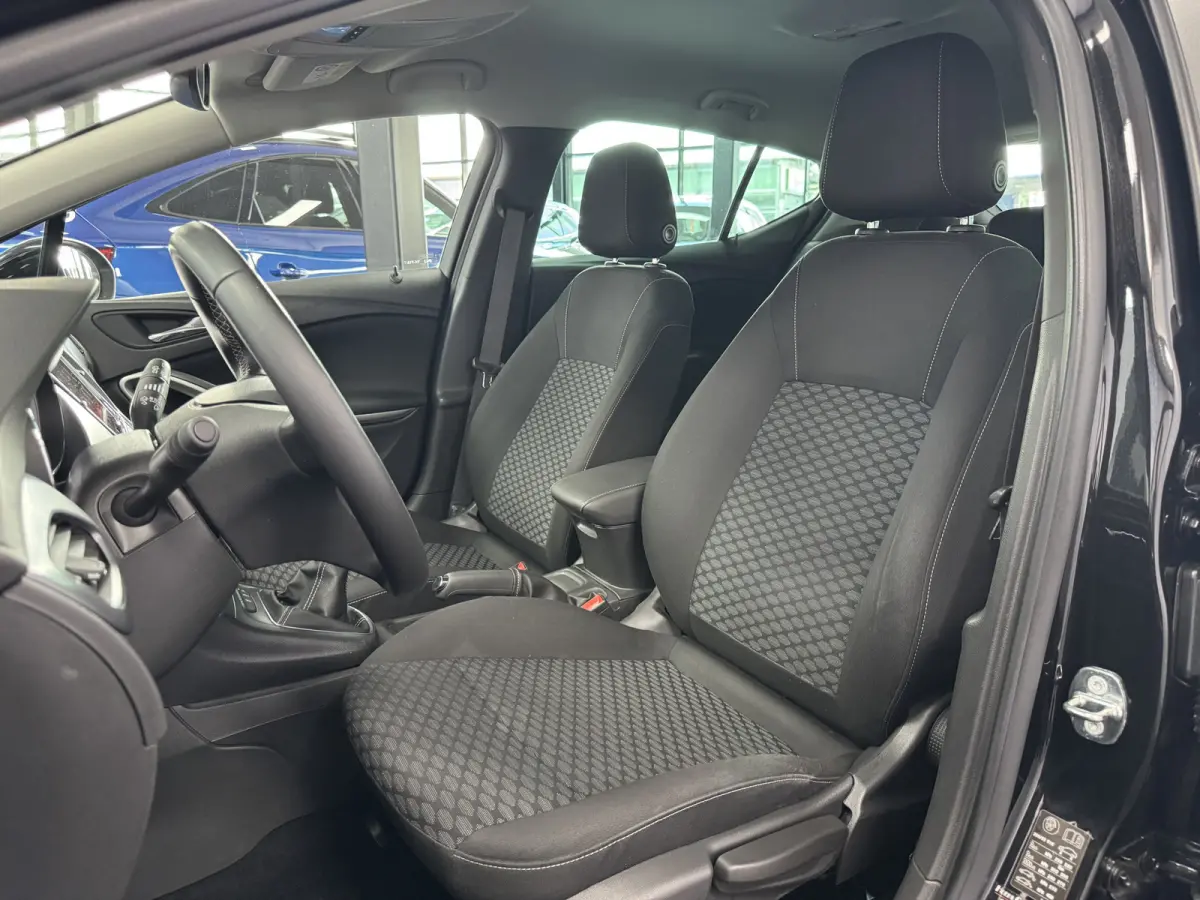 1.0 Online Edition Cruise Control Parkeersensoren Navigatie