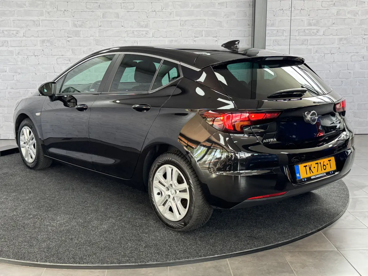1.0 Online Edition Cruise Control Parkeersensoren Navigatie