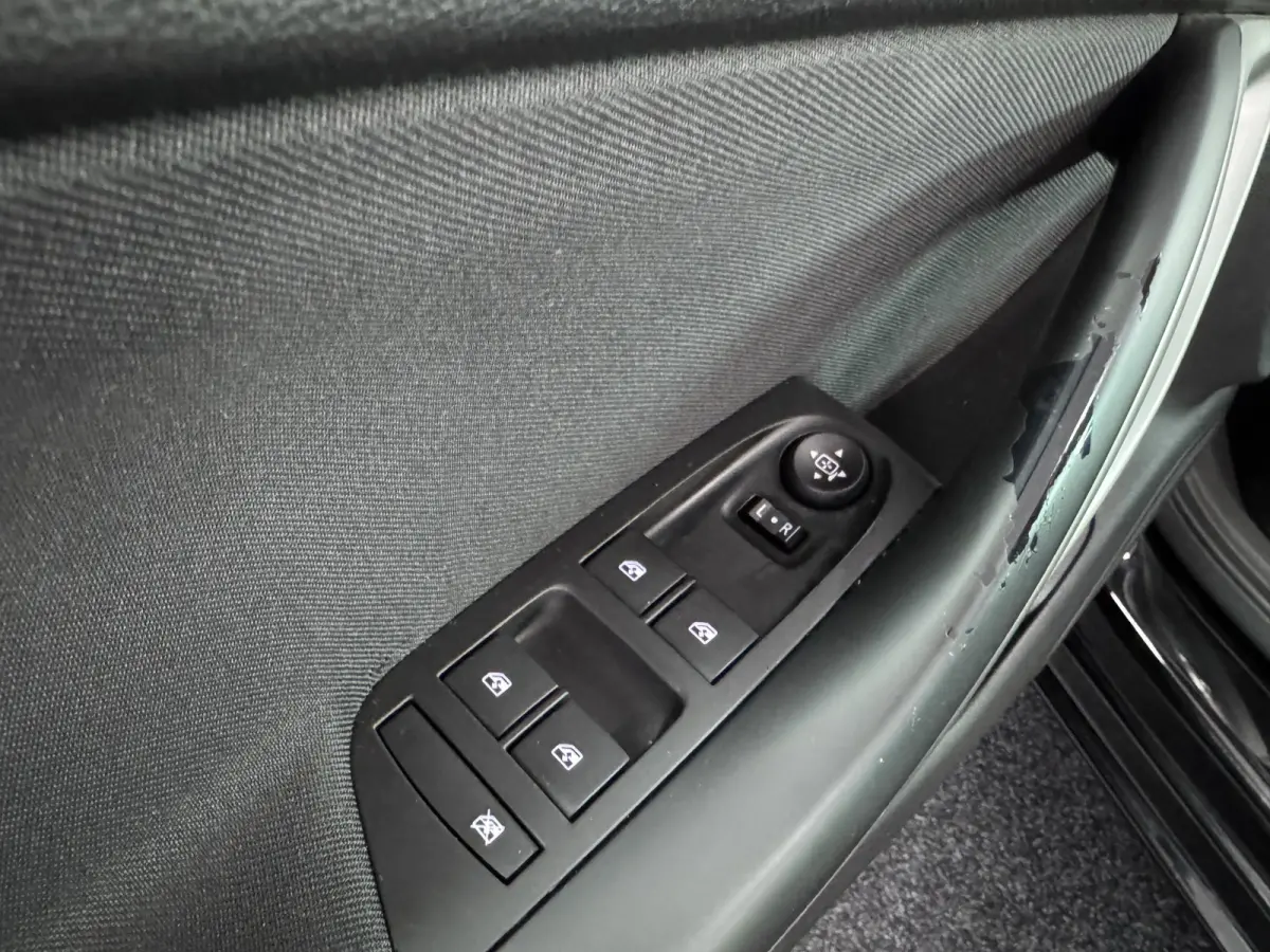 1.0 Online Edition Cruise Control Parkeersensoren Navigatie