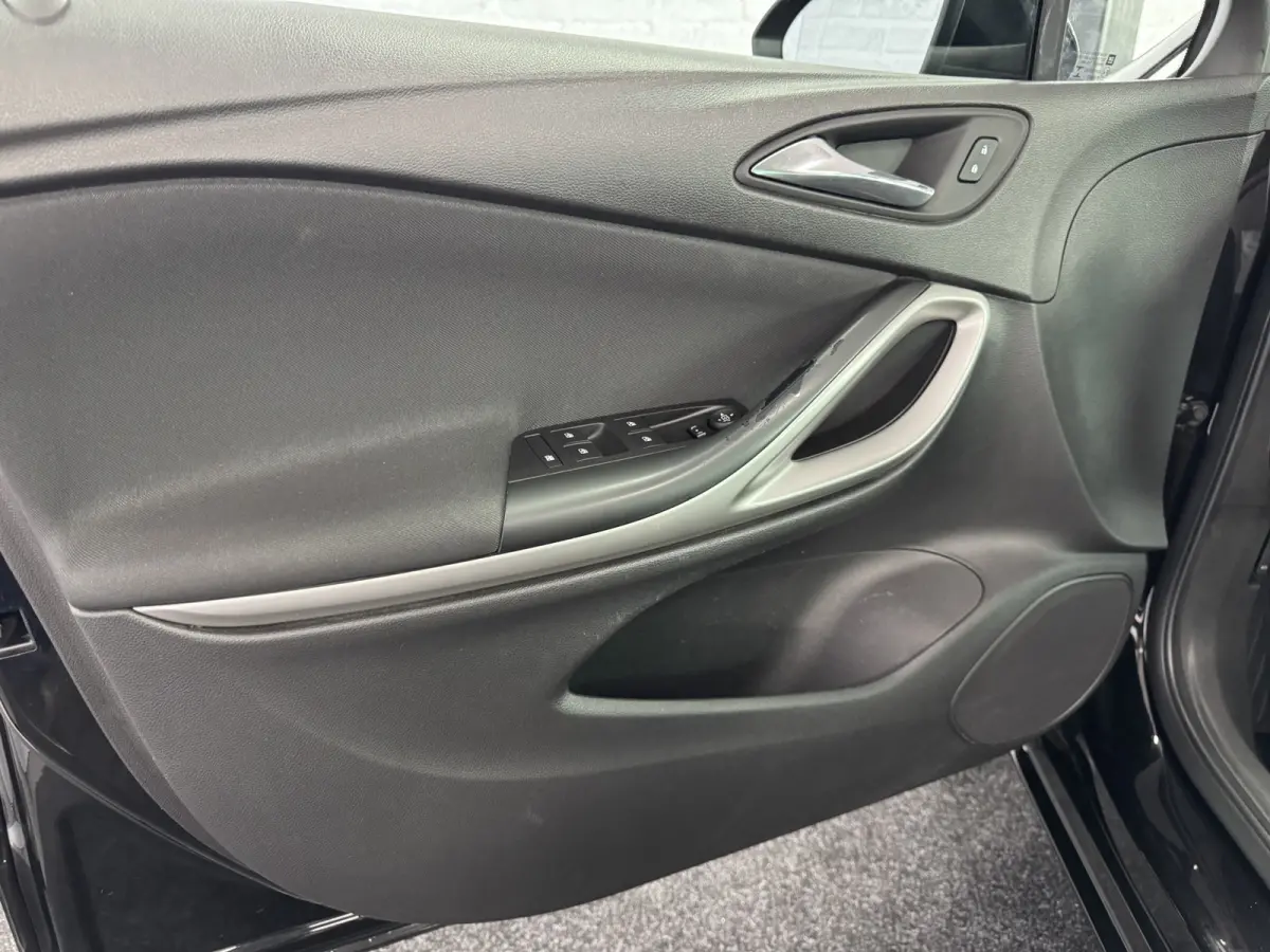 1.0 Online Edition Cruise Control Parkeersensoren Navigatie