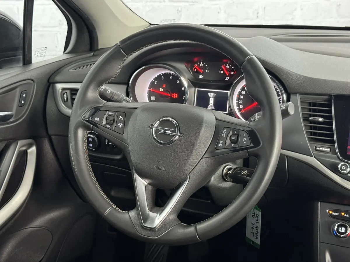 1.0 Online Edition Cruise Control Parkeersensoren Navigatie