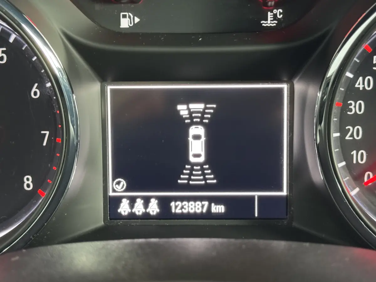 1.0 Online Edition Cruise Control Parkeersensoren Navigatie
