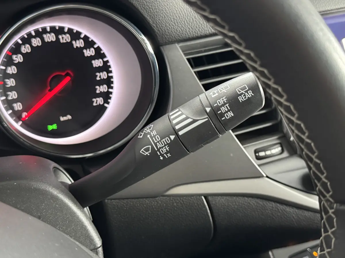 1.0 Online Edition Cruise Control Parkeersensoren Navigatie