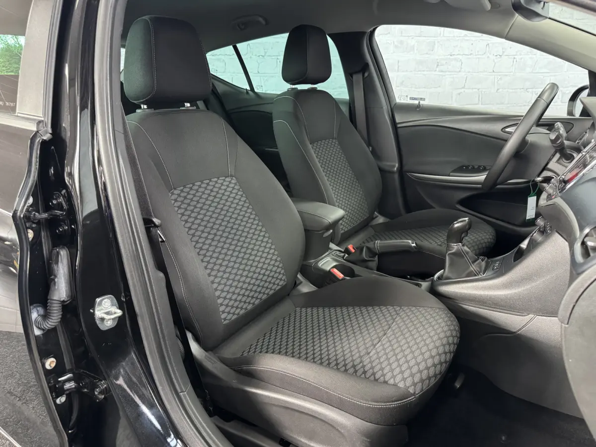 1.0 Online Edition Cruise Control Parkeersensoren Navigatie