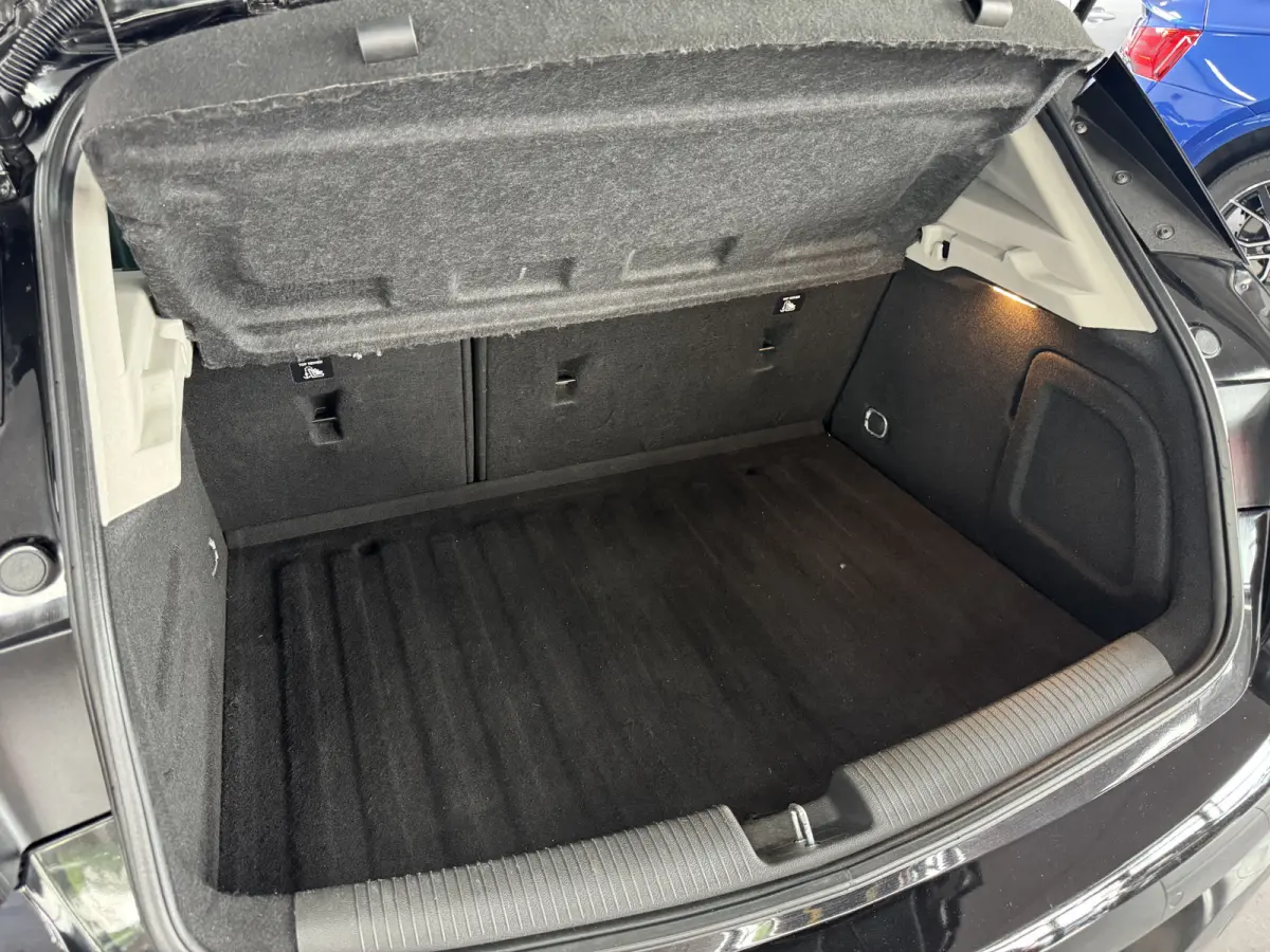 1.0 Online Edition Cruise Control Parkeersensoren Navigatie