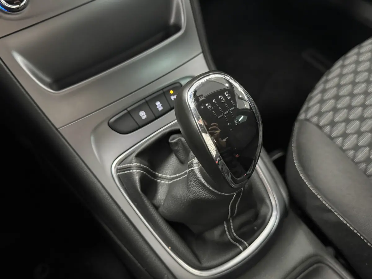 1.0 Online Edition Cruise Control Parkeersensoren Navigatie