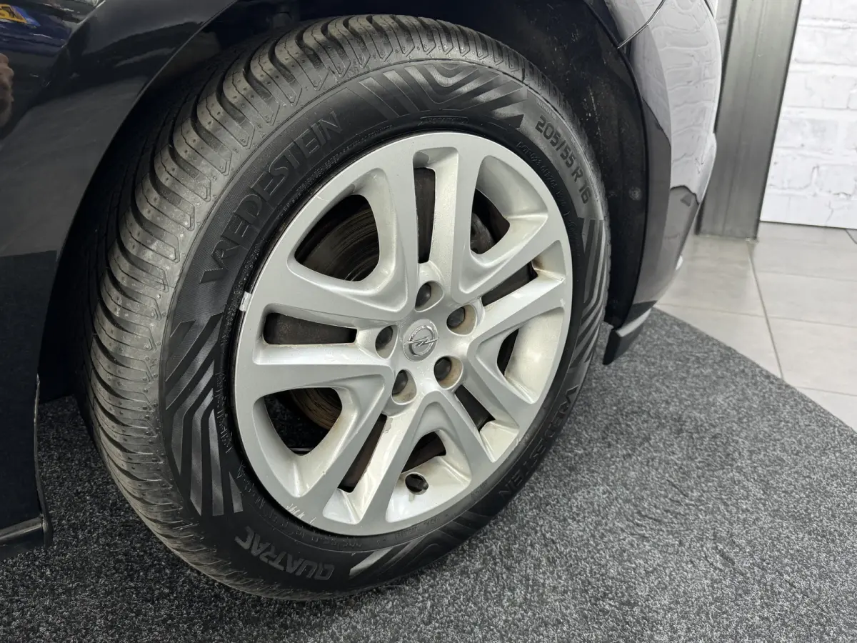 1.0 Online Edition Cruise Control Parkeersensoren Navigatie