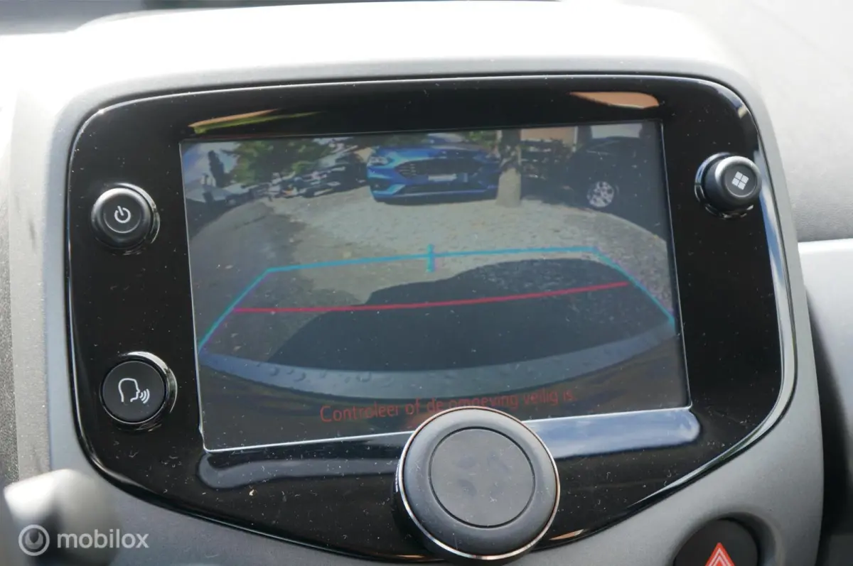 1.0 VVT-i X-Play Airco Apple/Android Lage Km's!