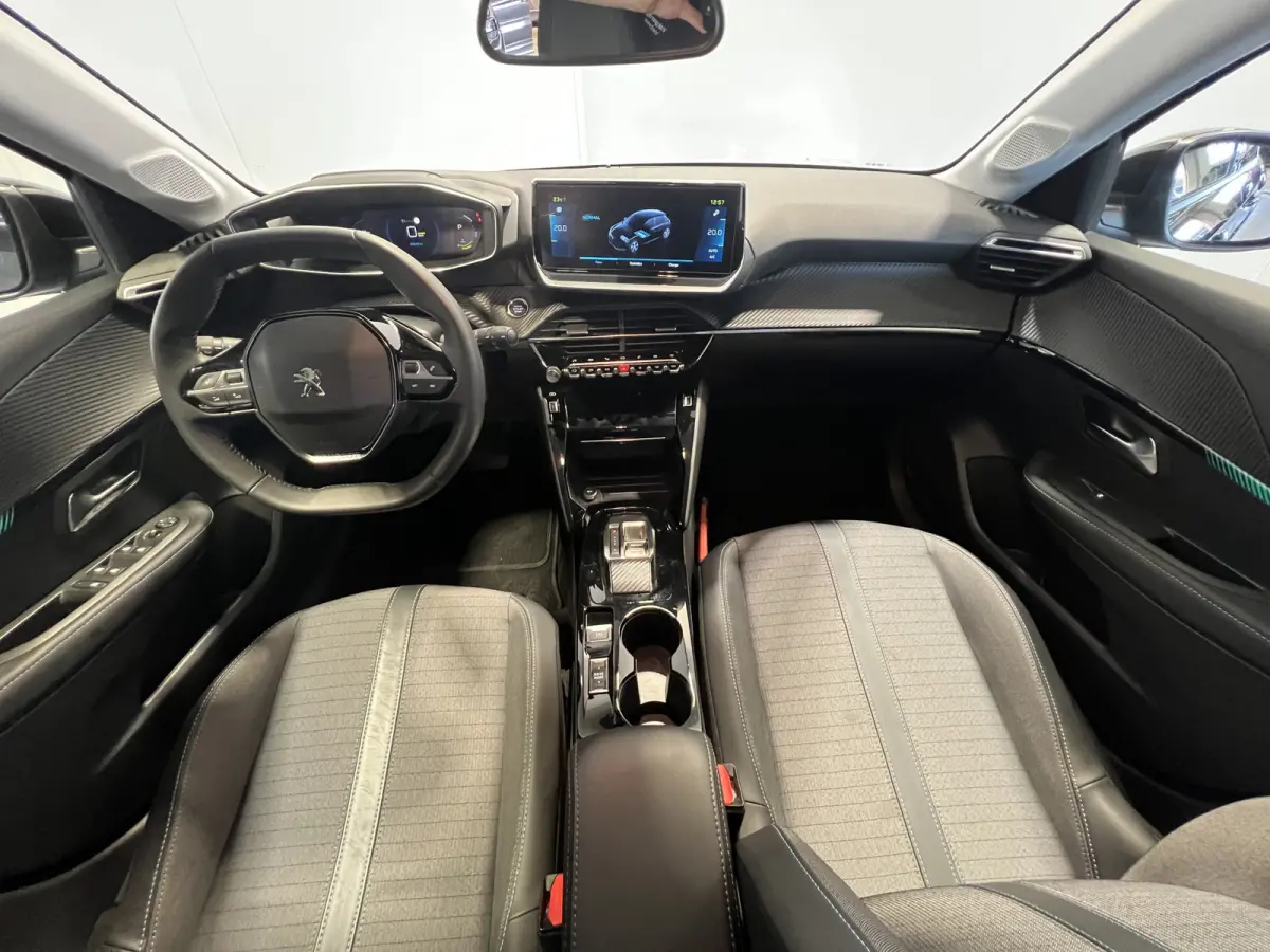 EV Allure Pack 50 kWh | Navigatie/Android/Apple Carplay | LM Velgen 16" | Cruise Control | PDC Achter | LED Koplampen | Airco |