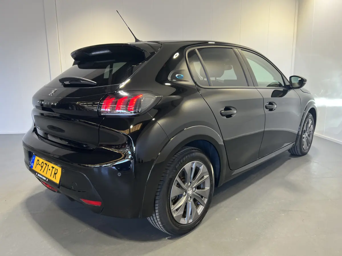 EV Allure Pack 50 kWh | Navigatie/Android/Apple Carplay | LM Velgen 16" | Cruise Control | PDC Achter | LED Koplampen | Airco |