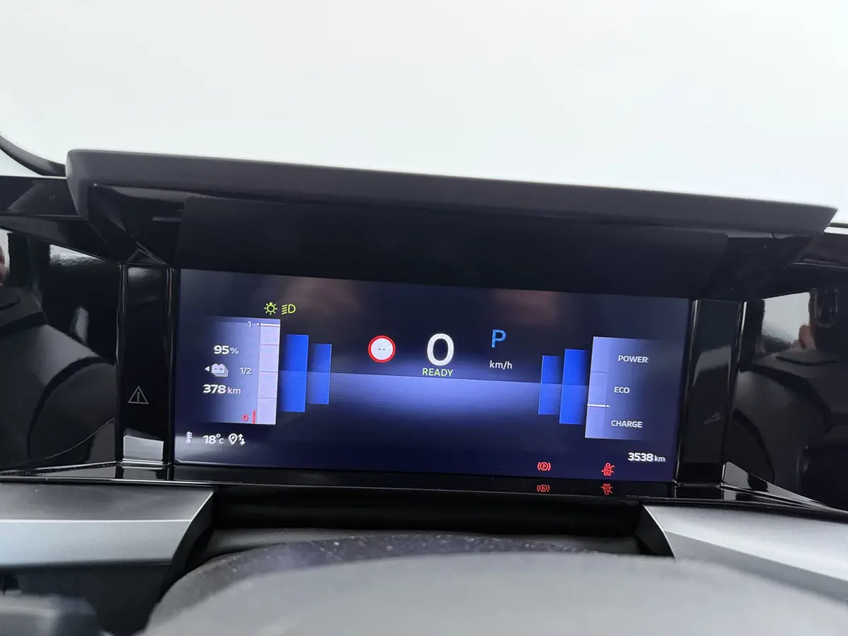 Edition 54 kWh Extended Range | 8 Jaar Garantie | Achteruitrijcamera | Dodehoek detectie | Airco | Draadloze oplader | Cruise Control | NAVI | Apple Carplay / Android Auto | Wi-Fi | LED | 16